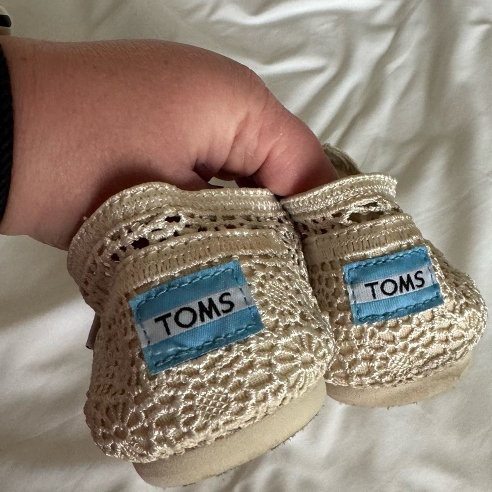 TOMS Women Alpargata Moroccan Crochet Classic Slip-On | Size 9 - Picture 5 of 5